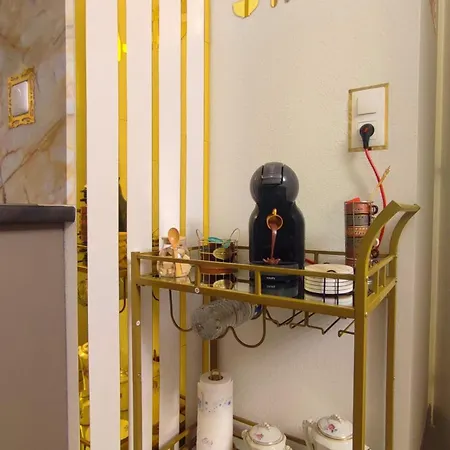 Escal'home Design Au Pied De L'aeroport, Parkings *