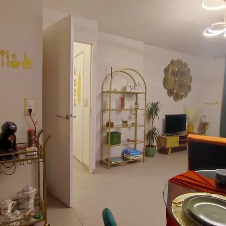 Apartamento Escal'home Design Au Pied De L'aeroport, Parkings *