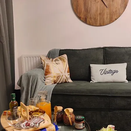 Escal'home Design Au Pied De L'aeroport, Parkings Blagnac