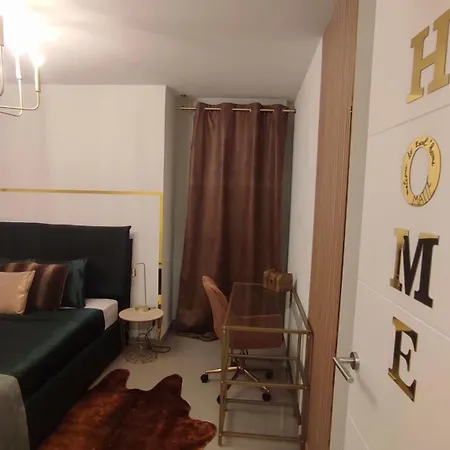 Apartmán Escal'home Design Au Pied De L'aeroport, Parkings *