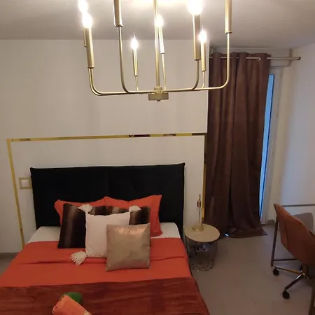 Apartamento Escal'home Design Au Pied De L'aeroport, Parkings