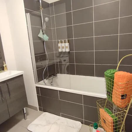 Apartamento Escal'home Design Au Pied De L'aeroport, Parkings Blagnac