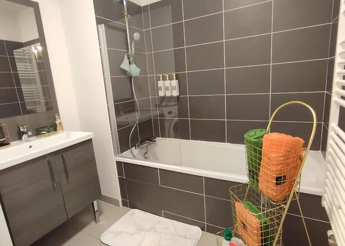 Apartamento Escal'home Design Au Pied De L'aeroport, Parkings Blagnac