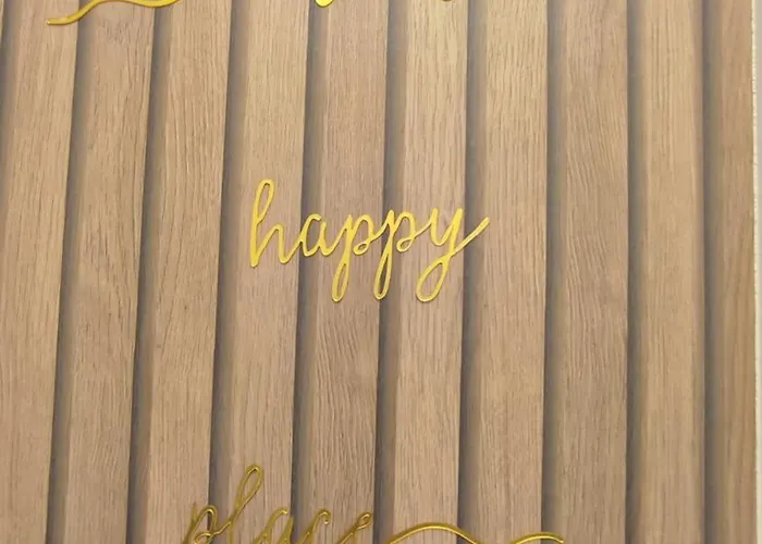 Escal'home Design Au Pied De L'aeroport, Parkings *