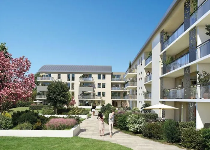 Escal'home Design Au Pied De L'aeroport, Parkings Blagnac