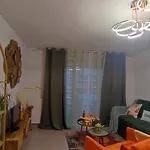 Escal'home Design Au Pied De L'aéroport, Parkings Appartement