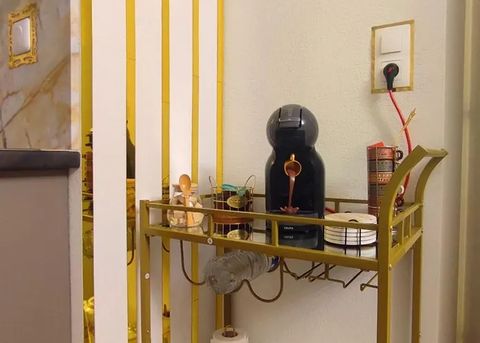 Escal'home Design Au Pied De L'aeroport, Parkings *