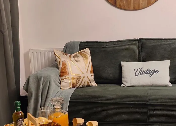 Escal'home Design Au Pied De L'aeroport, Parkings Blagnac