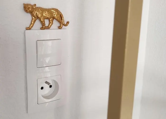 Escal'home Design Au Pied De L'aeroport, Parkings Appartement Blagnac