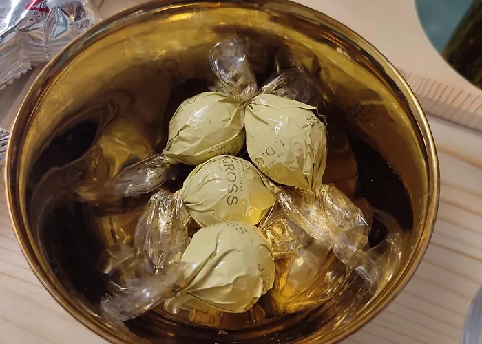 Appartement Escal'home Design Au Pied De L'aeroport, Parkings